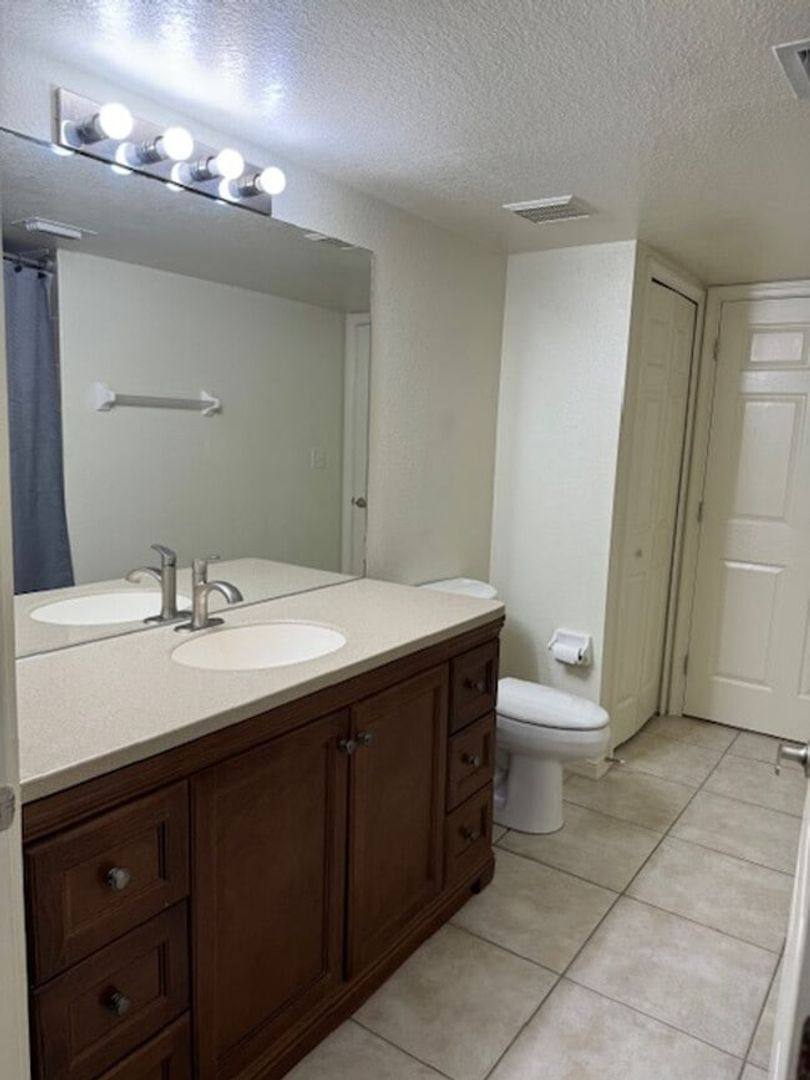 Apartment for rent at 4520 Skyline Blv, Cape Coral, FL 33904