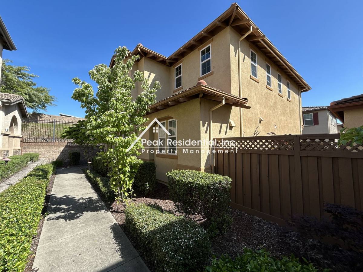 House for rent at 882 Bullion Lane, Folsom, CA 95630