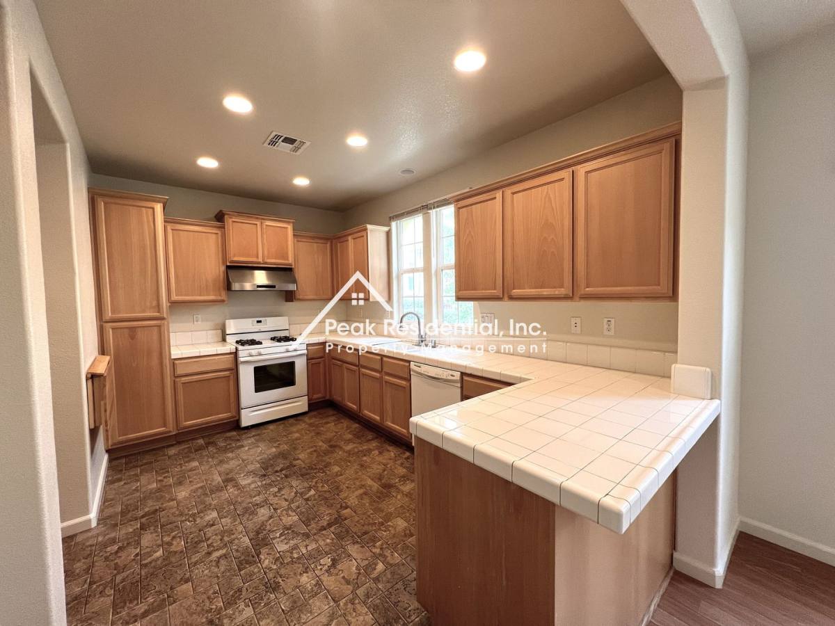 House for rent at 882 Bullion Lane, Folsom, CA 95630