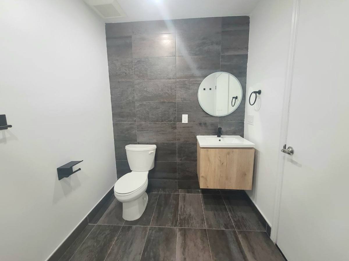 Apartment for rent at 556 Market St #2B, Newark, NJ 07105