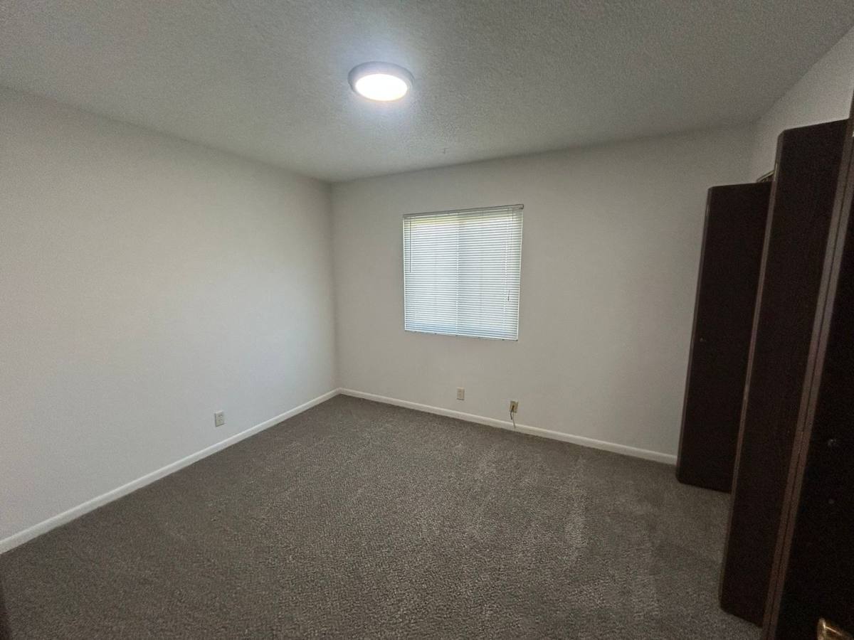 Apartment for rent at 3201-05-09 N 41st St, Lincoln, NE 68504