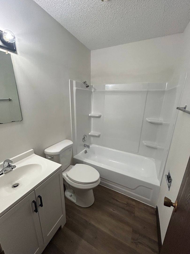 Apartment for rent at 3201-05-09 N 41st St, Lincoln, NE 68504
