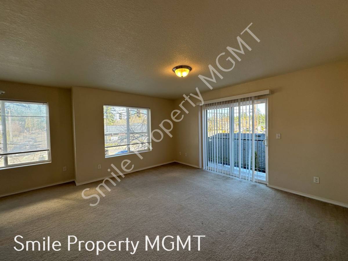 Condo for rent at 13450 SE Division St, Portland, OR 97236
