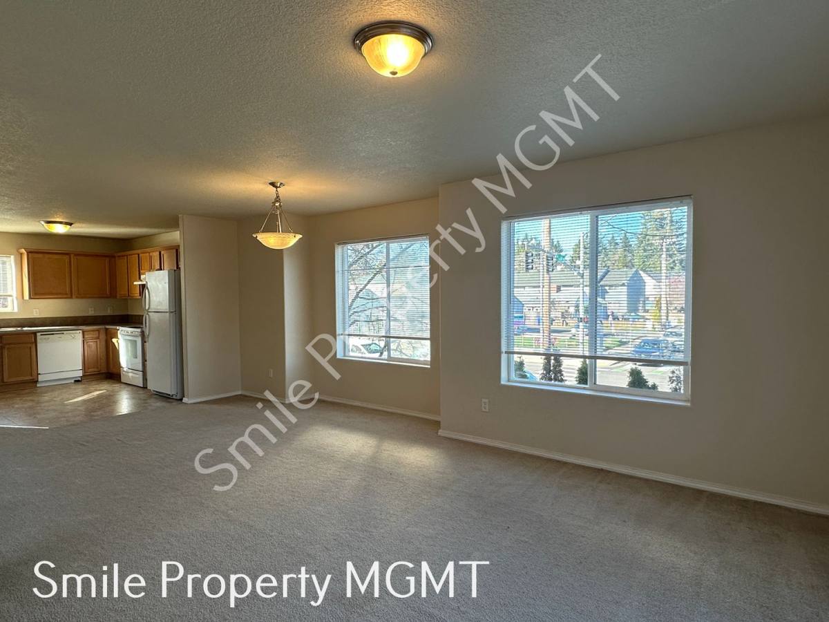 Condo for rent at 13450 SE Division St, Portland, OR 97236