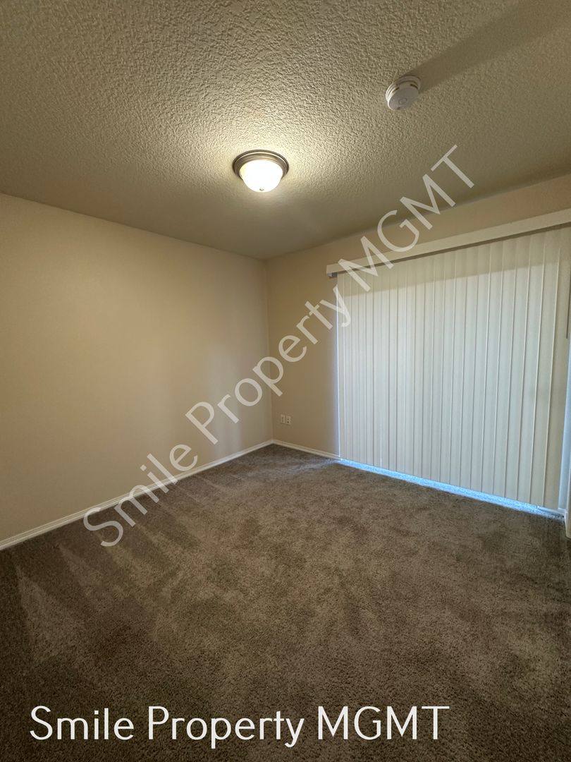 Condo for rent at 13450 SE Division St, Portland, OR 97236