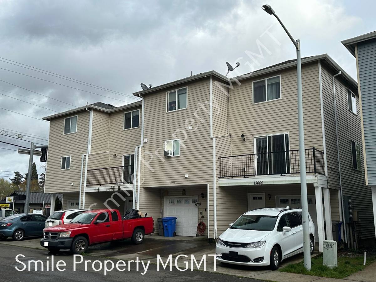 Condo for rent at 13450 SE Division St, Portland, OR 97236
