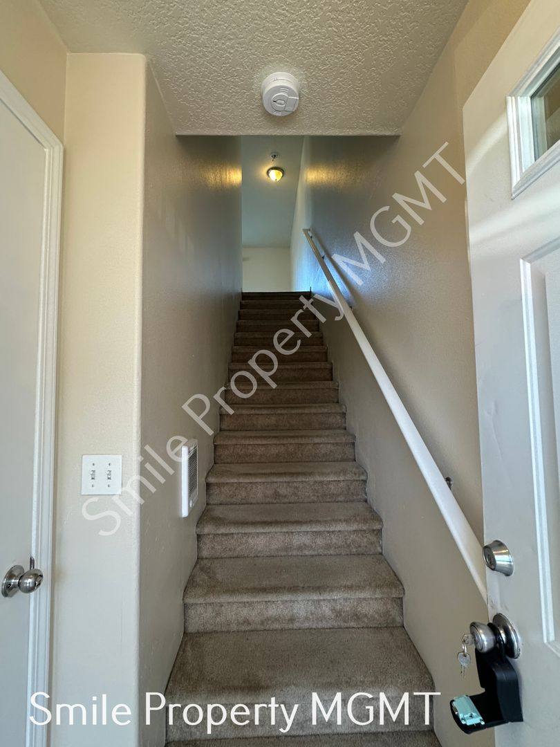 Condo for rent at 13450 SE Division St, Portland, OR 97236