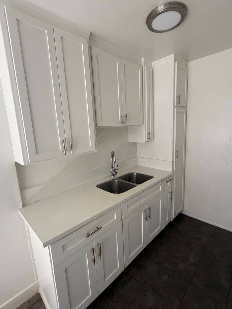 Apartment for rent at 3656 S Dunn Dr, Los Angeles, CA 90034