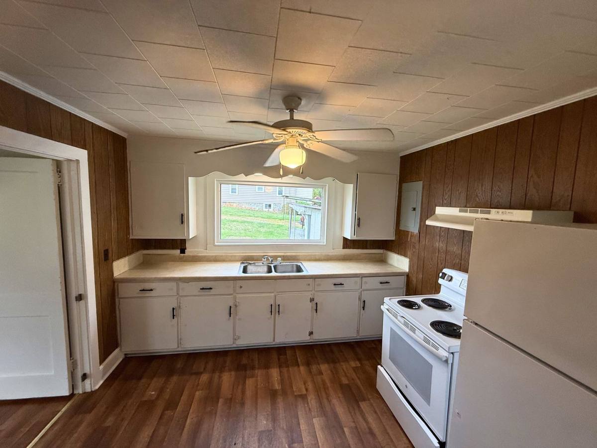 Apartment for rent at 2311 Central Dr, Lenoir, NC 28645