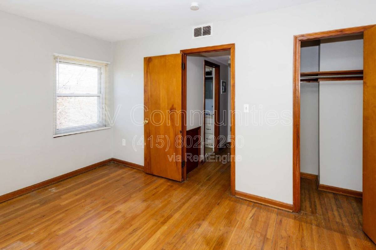 Apartment for rent at 4186 Ridge Rd #4, Cleveland, OH 44144