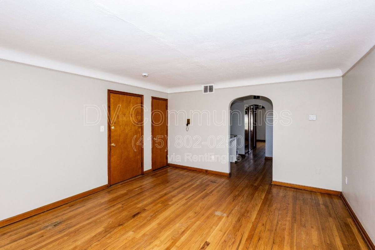 Apartment for rent at 4186 Ridge Rd #4, Cleveland, OH 44144