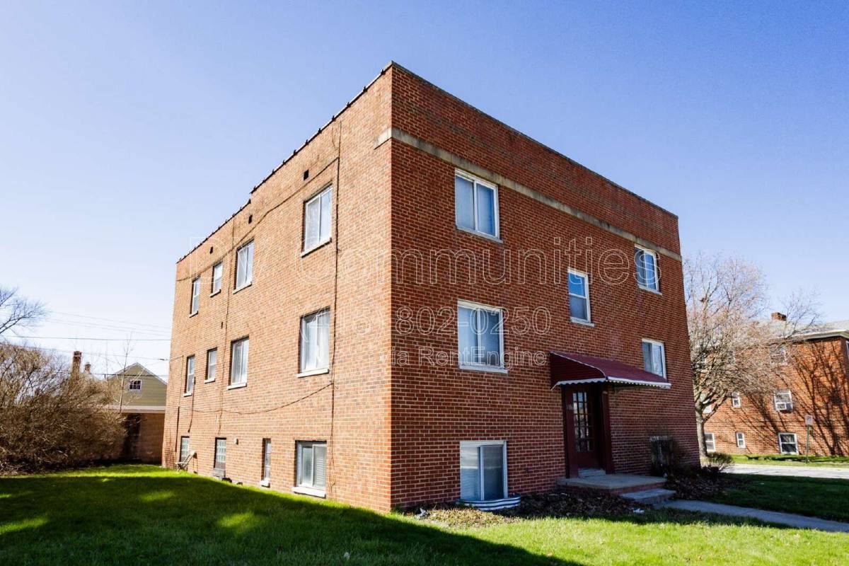 Apartment for rent at 4186 Ridge Rd #4, Cleveland, OH 44144