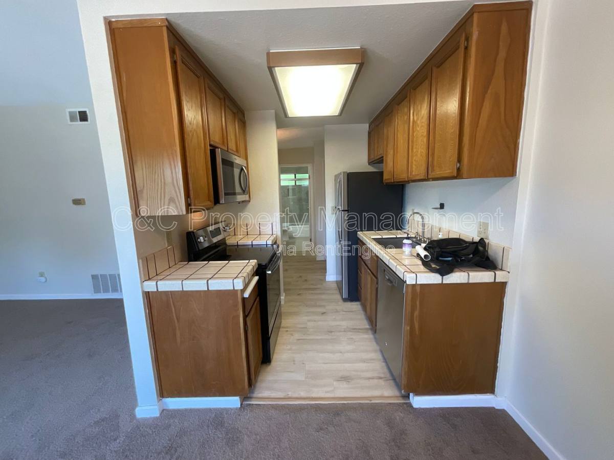 Condo for rent at 6254 Joaquin Murieta Ave #B, Newark, CA 94560