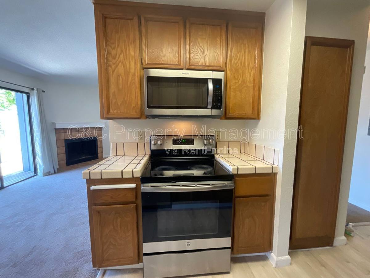 Condo for rent at 6254 Joaquin Murieta Ave #B, Newark, CA 94560