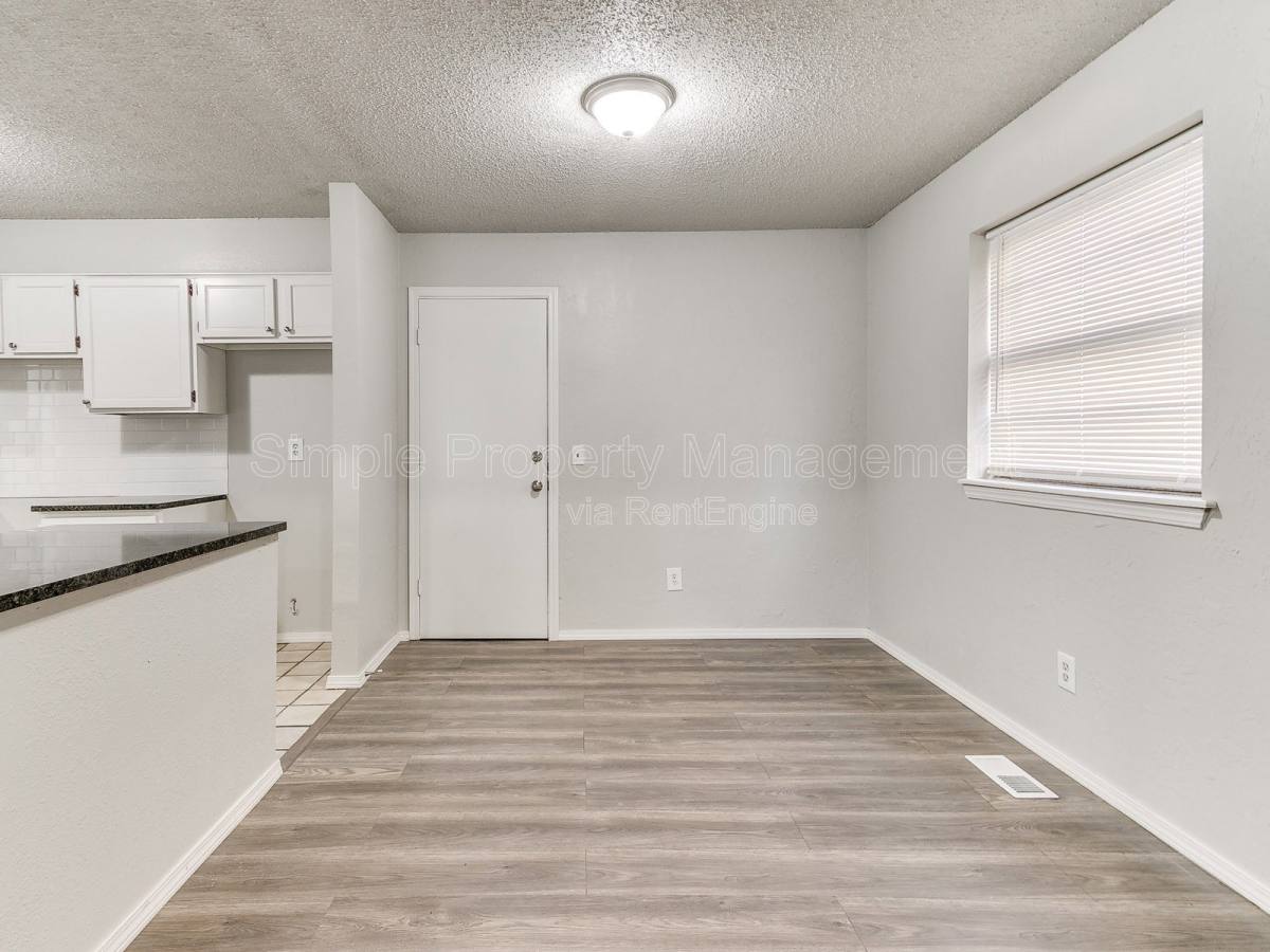 Apartment for rent at 8510 Candlewood Dr, Oklahoma City, OK 73132