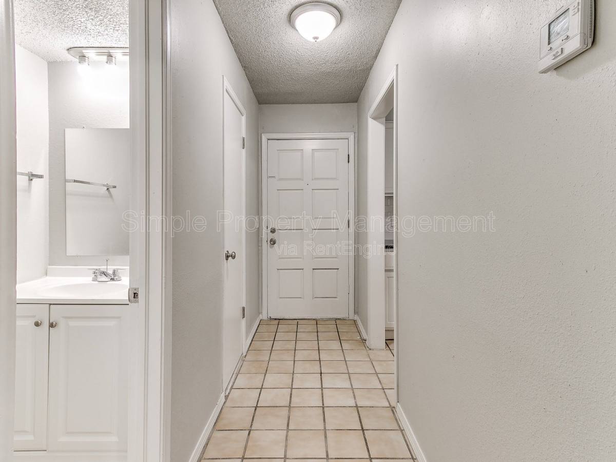 Apartment for rent at 8510 Candlewood Dr, Oklahoma City, OK 73132