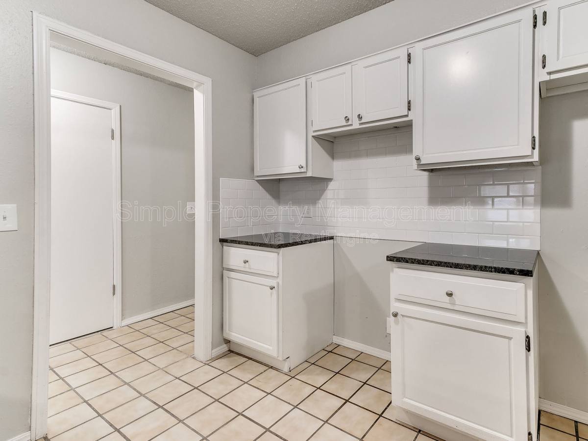 Apartment for rent at 8510 Candlewood Dr, Oklahoma City, OK 73132
