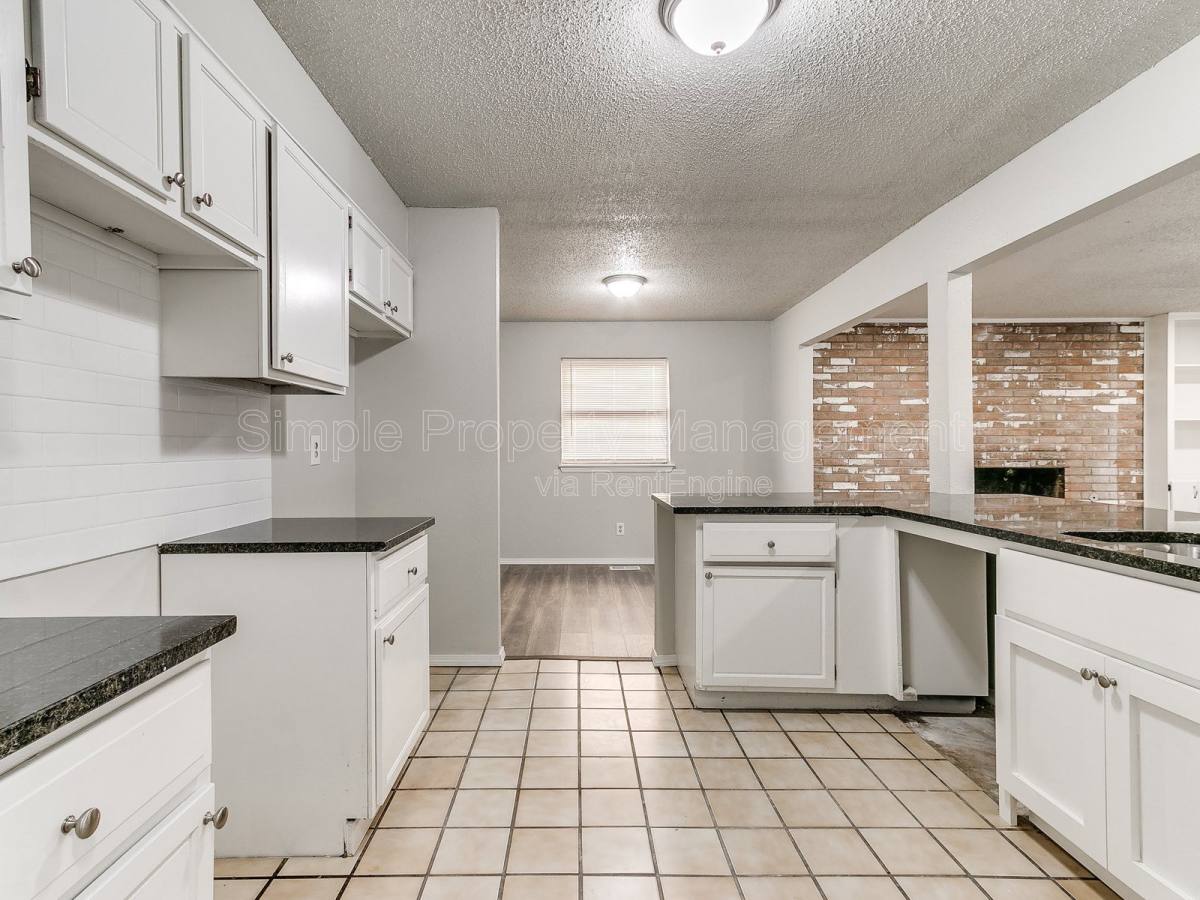 Apartment for rent at 8510 Candlewood Dr, Oklahoma City, OK 73132