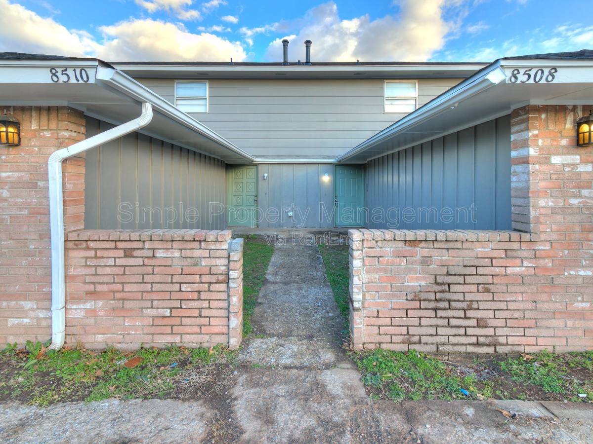 Apartment for rent at 8510 Candlewood Dr, Oklahoma City, OK 73132