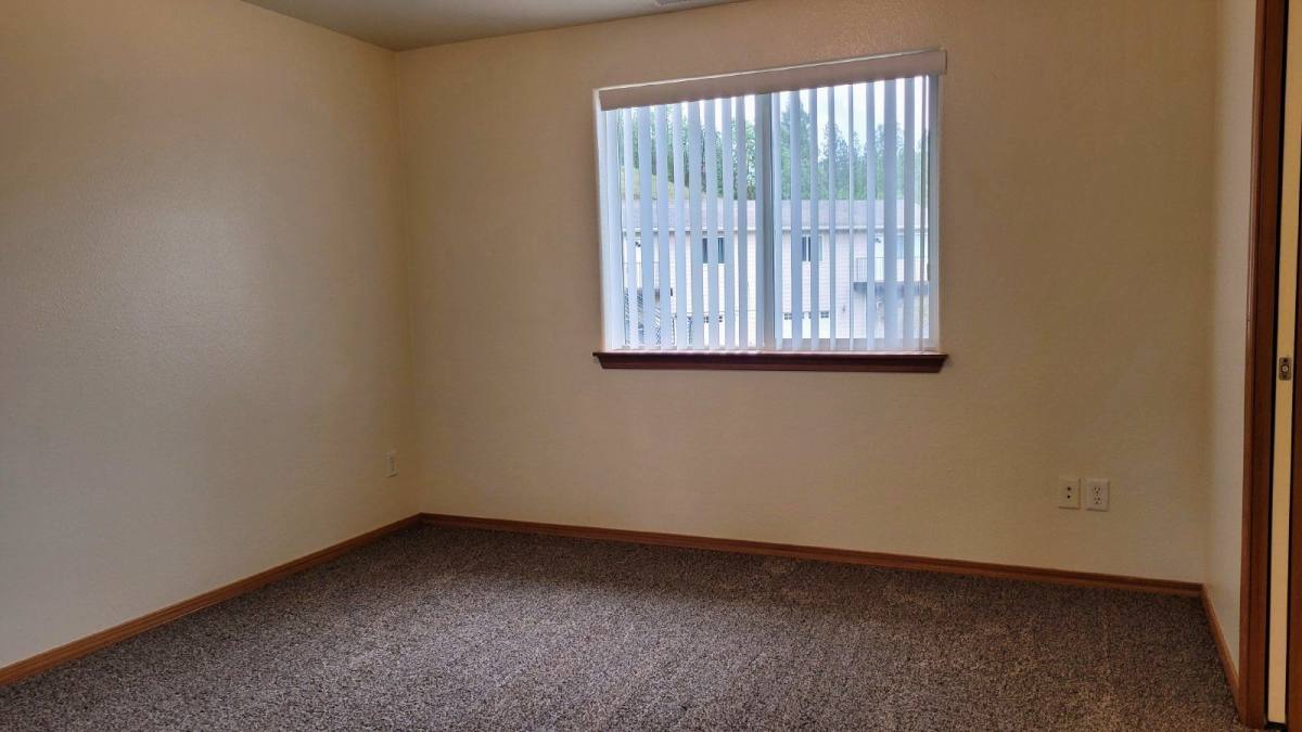 Townhouse for rent at 450 Maylea Place, Canyonville, OR 97417
