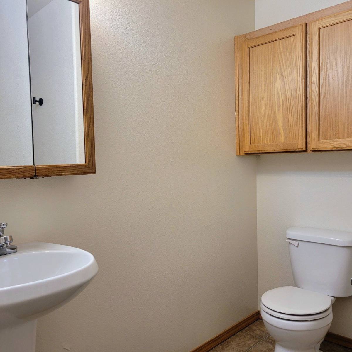 Townhouse for rent at 450 Maylea Place, Canyonville, OR 97417