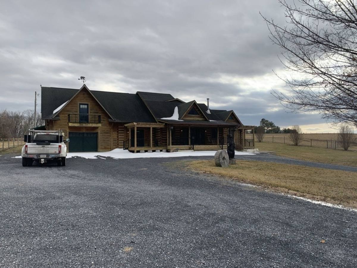 House for rent at 14238 Plains Mill Rd, Timberville, VA 22853