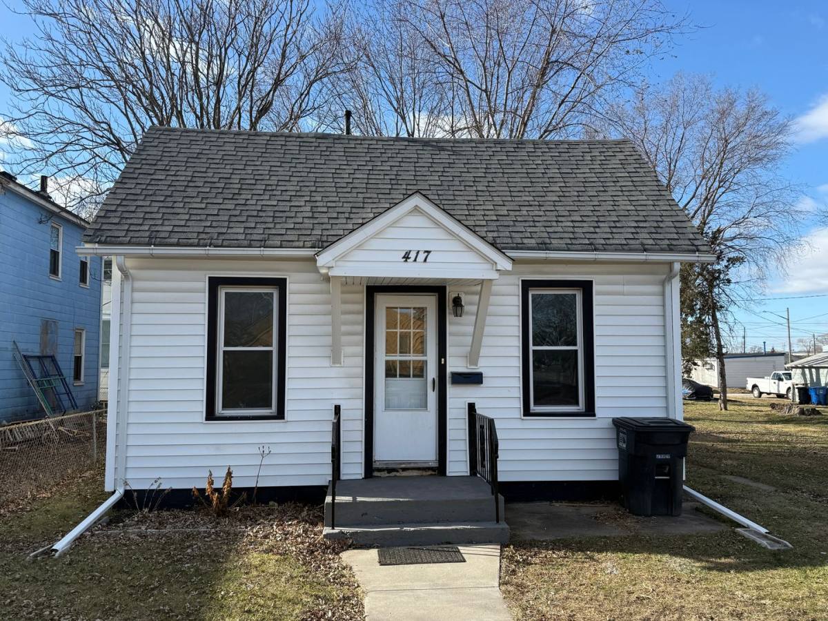 House for rent at 417 37th St, Moline, IL 61265