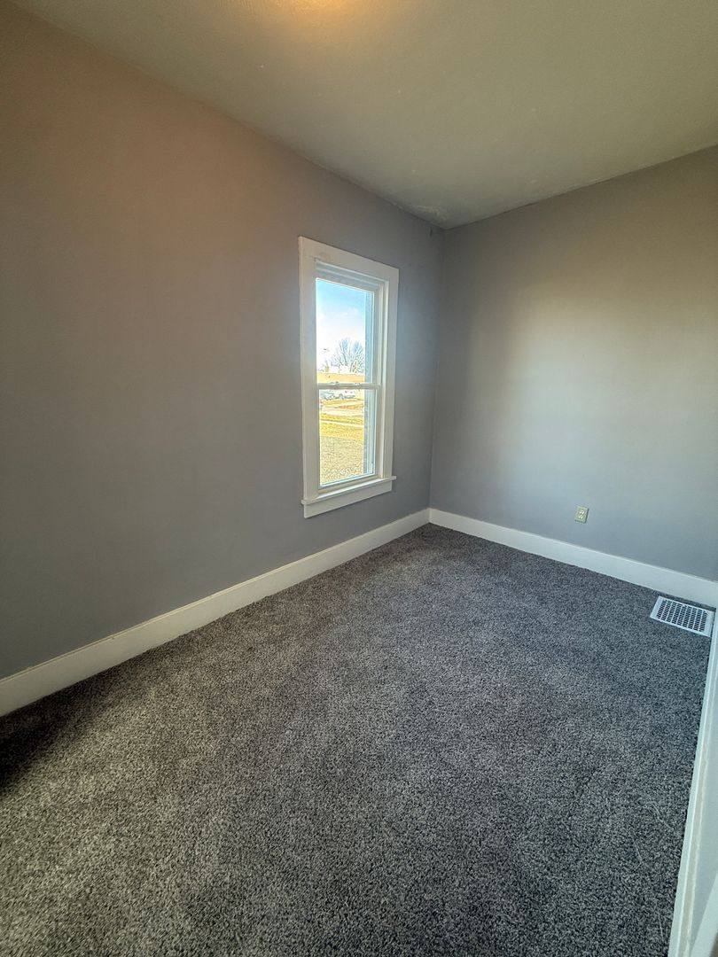 House for rent at 417 37th St, Moline, IL 61265
