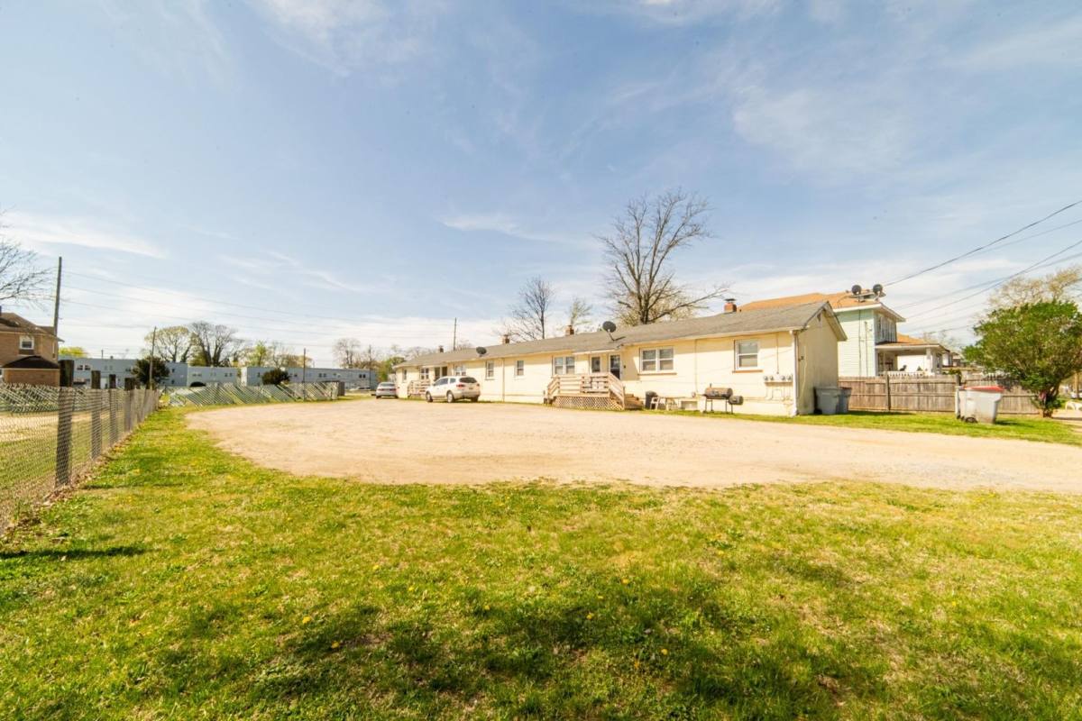 Apartment for rent at 323 W Peach St, Vineland, NJ 08360