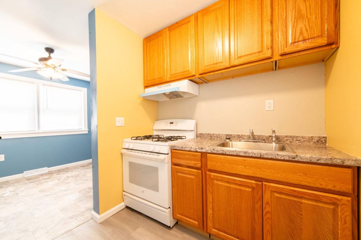Apartment for rent at 323 W Peach St, Vineland, NJ 08360