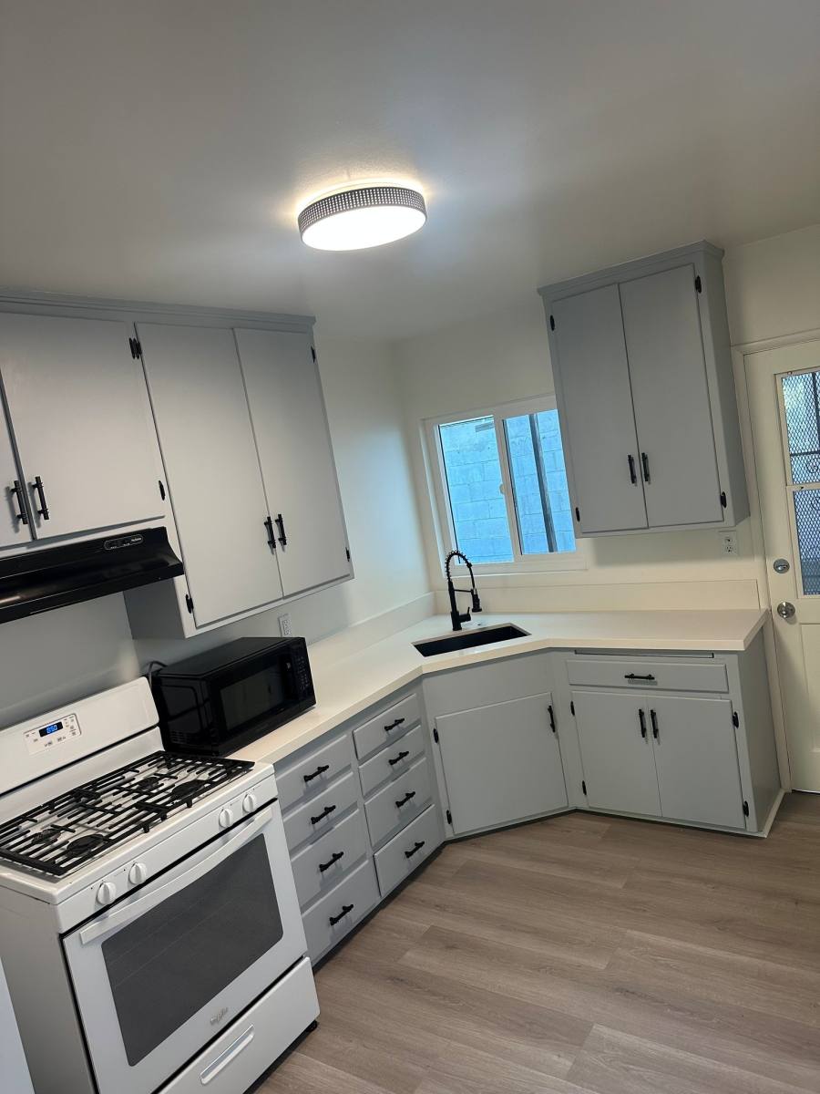 Apartment for rent at 209 W Palmer #B, Glendale, CA 91204