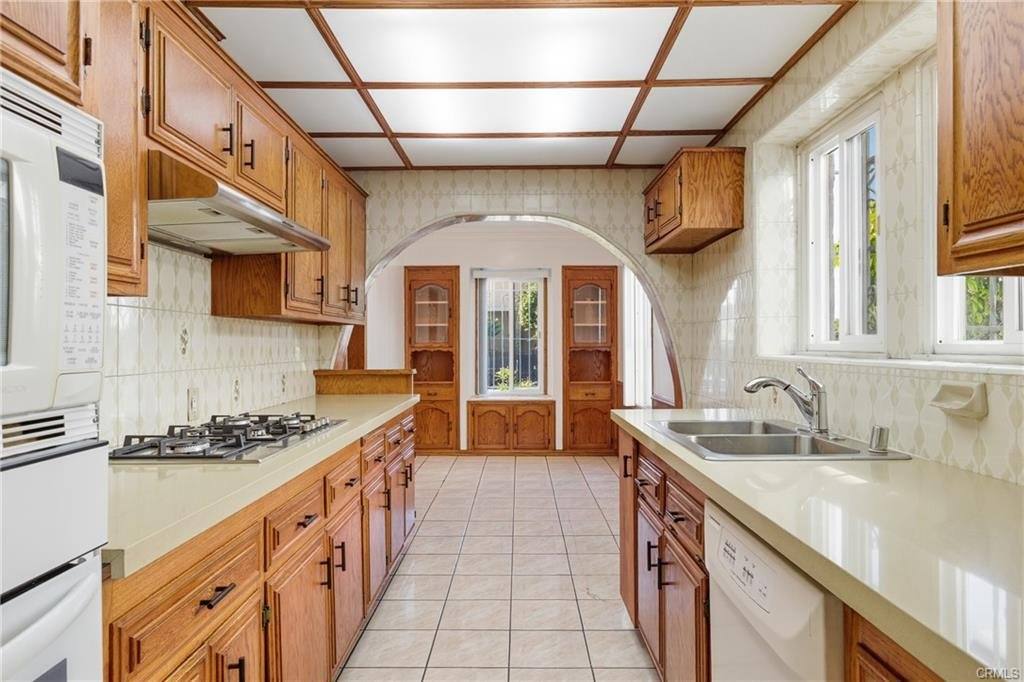House for rent at 238 S Detroit, Los Angeles, CA 90036