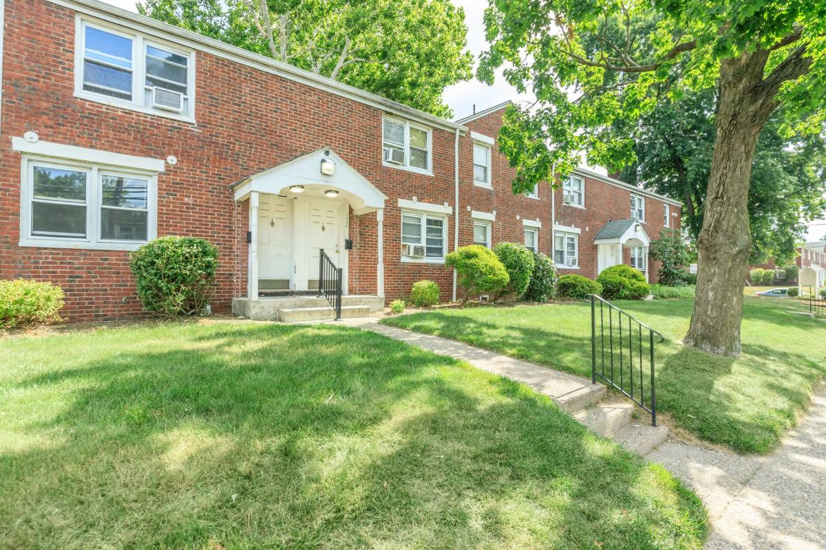 Apartment for rent at 1310 Nottingham Way, Trenton, NJ 08609