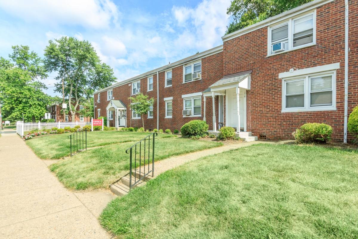 Apartment for rent at 1310 Nottingham Way, Trenton, NJ 08609