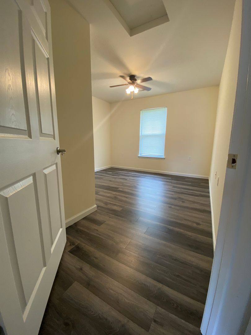 Apartment for rent at 834 Electric St, Farmington, MO 63640