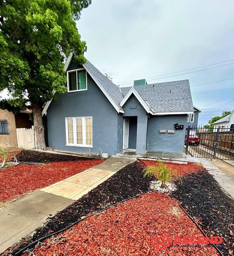Apartment for rent at 201 Truxtun Ave, Bakersfield, CA 93301