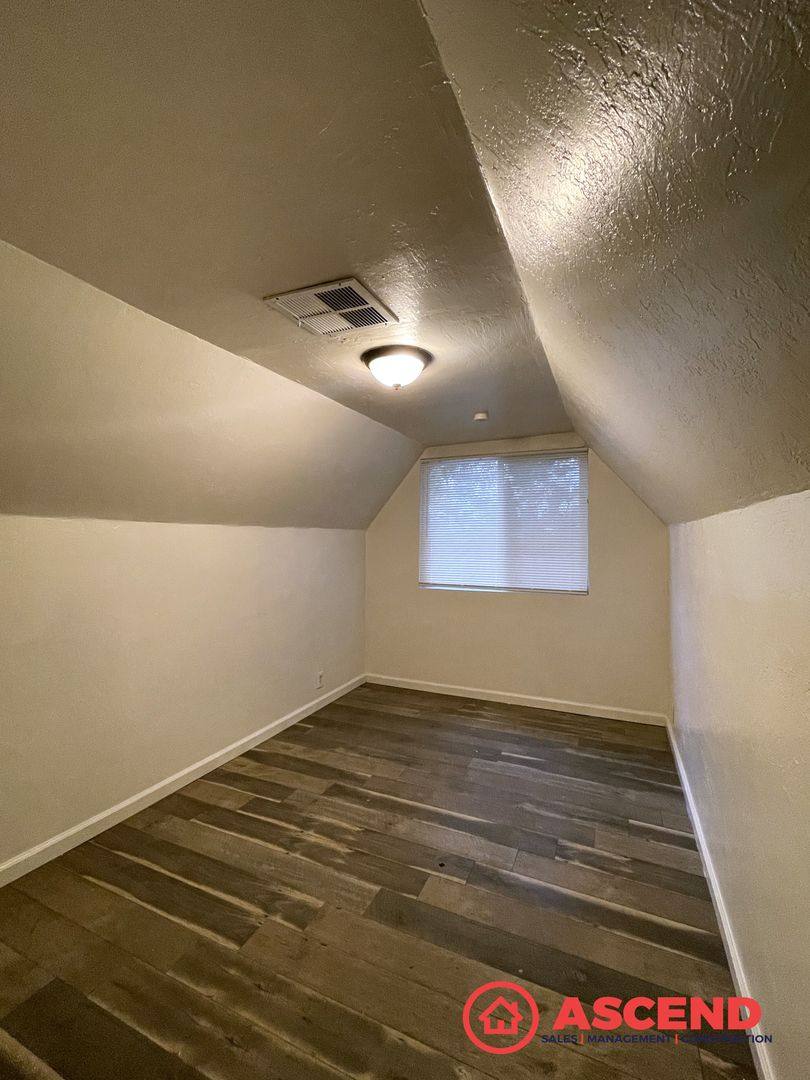 Apartment for rent at 201 Truxtun Ave, Bakersfield, CA 93301