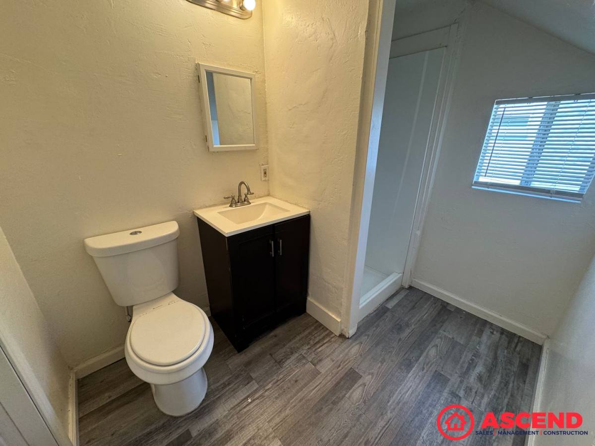 Apartment for rent at 201 Truxtun Ave, Bakersfield, CA 93301