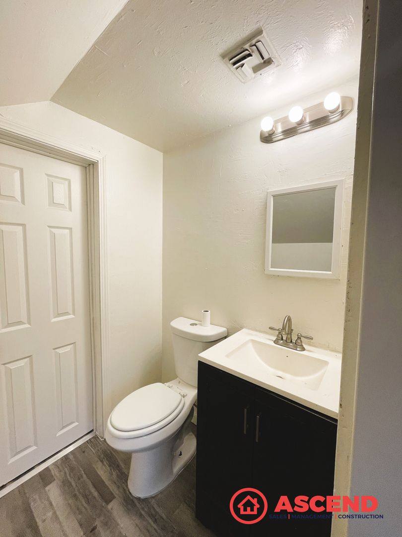 Apartment for rent at 201 Truxtun Ave, Bakersfield, CA 93301