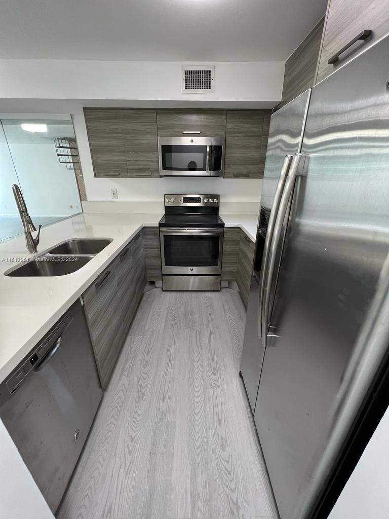 Townhouse for rent at 2180 Brickell Ave, Miami, FL 33129