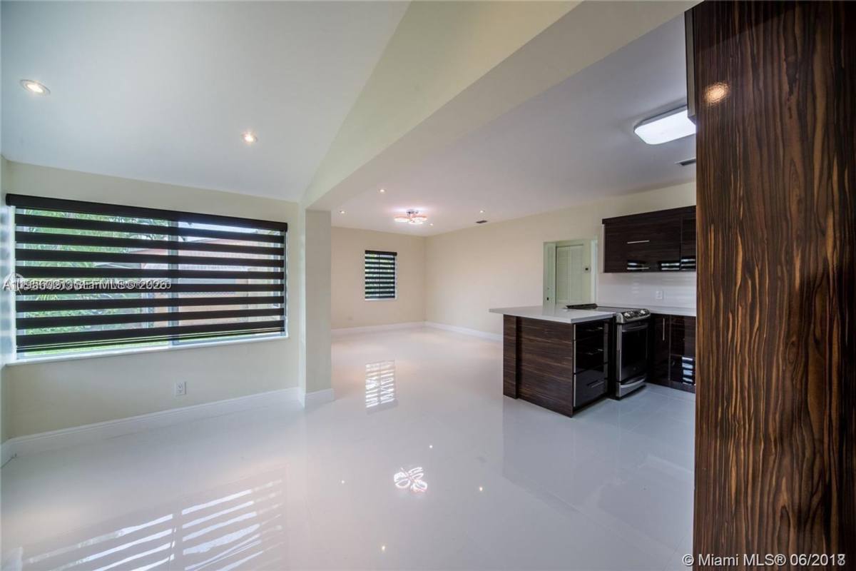 House for rent at 1748 NE 180th St, Miami, FL 33162