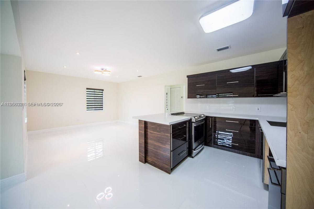 House for rent at 1748 NE 180th St, Miami, FL 33162