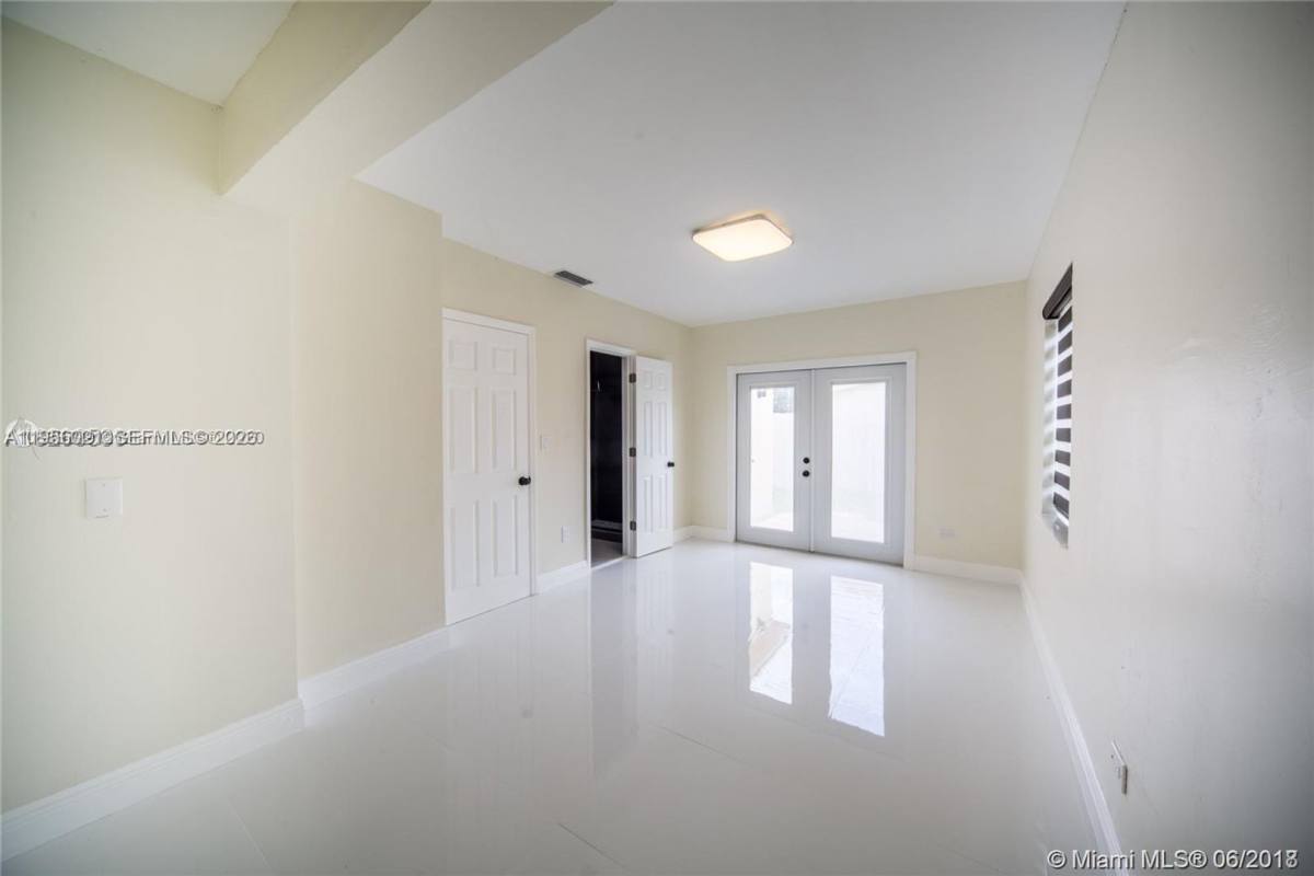House for rent at 1748 NE 180th St, Miami, FL 33162