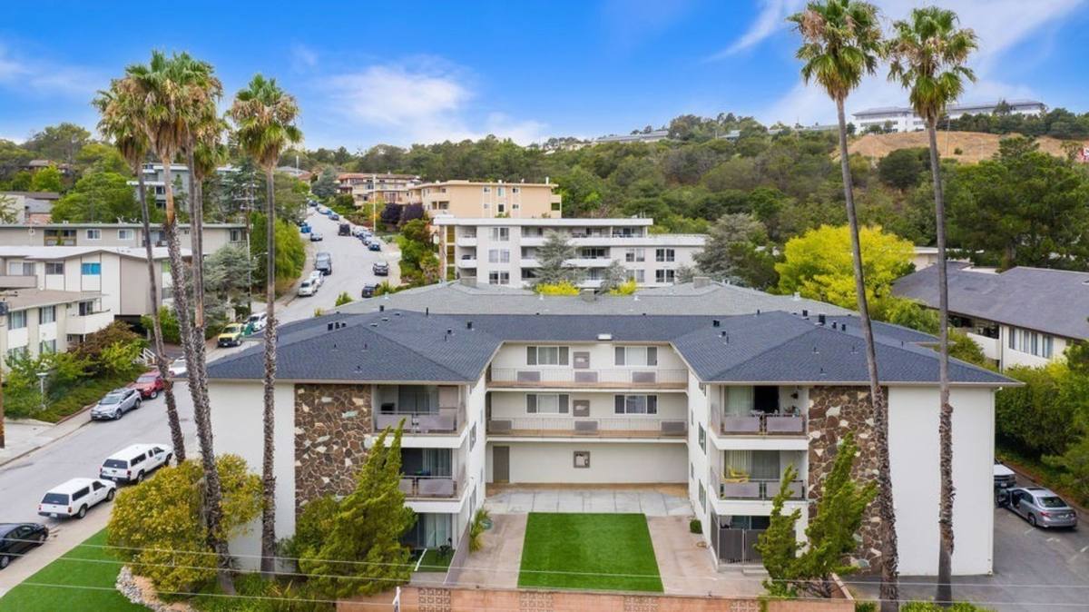 Apartment for rent at 1300 Palos Verdes Dr, San Mateo, CA 94403