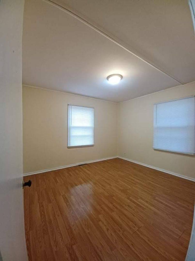 Apartment for rent at 1112 Irving Ave, Rockford, IL 61101