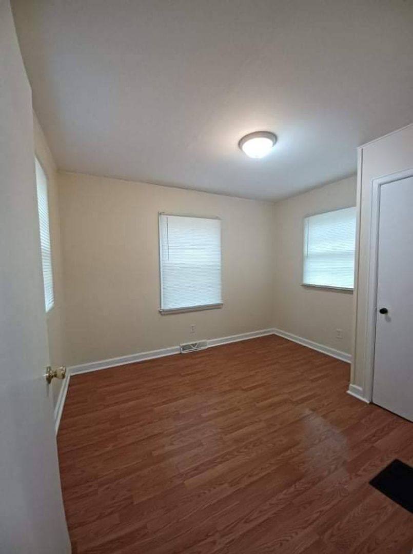 Apartment for rent at 1112 Irving Ave, Rockford, IL 61101