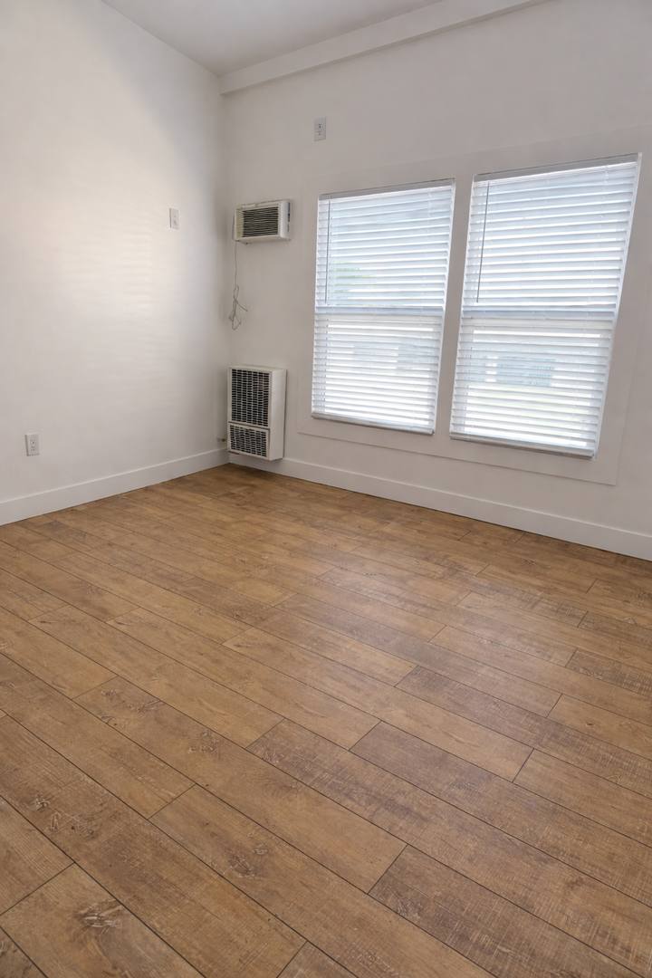 Apartment for rent at 450 S Benton Way, Los Angeles, CA 90057