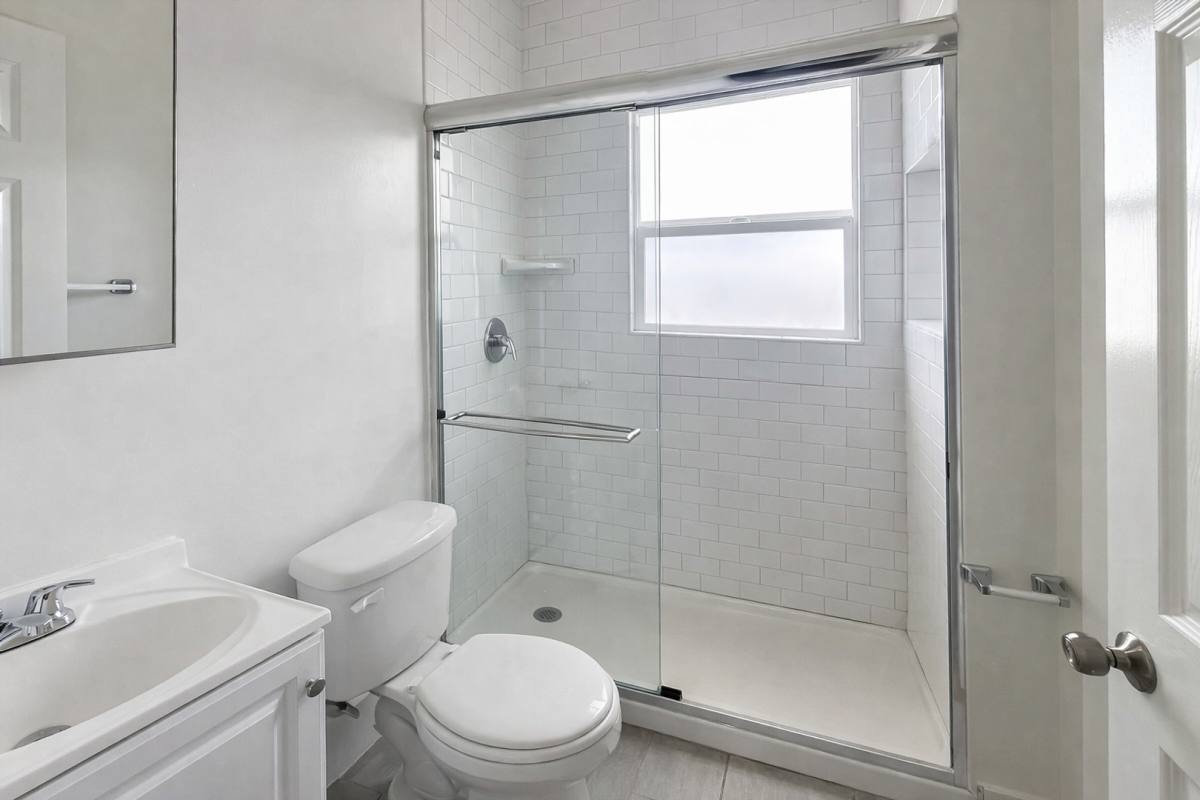 Apartment for rent at 450 S Benton Way, Los Angeles, CA 90057