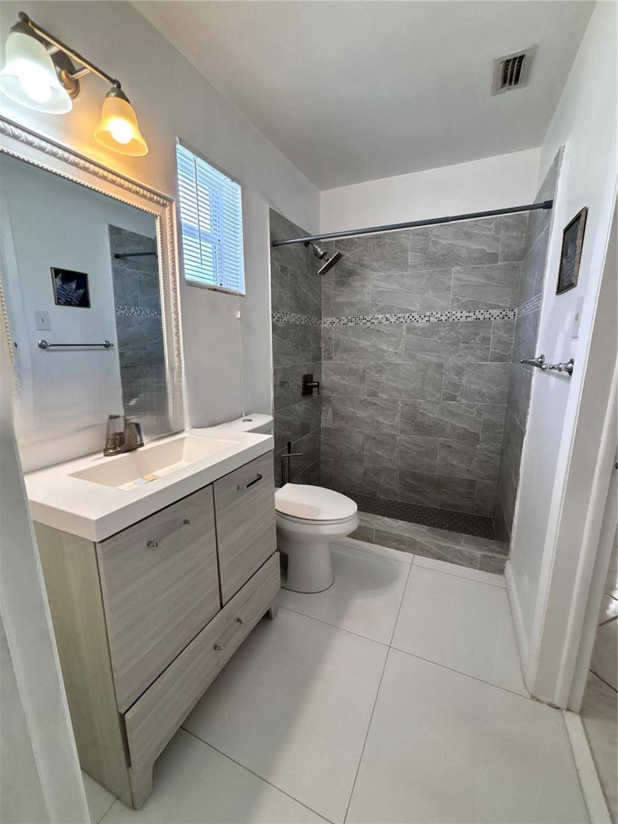 House for rent at 839 S Highland Dr, Hollywood, FL 33021
