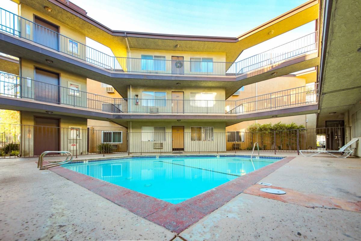 Apartment for rent at 8700 Topanga Canyon Blvd, Canoga Park, CA 91304